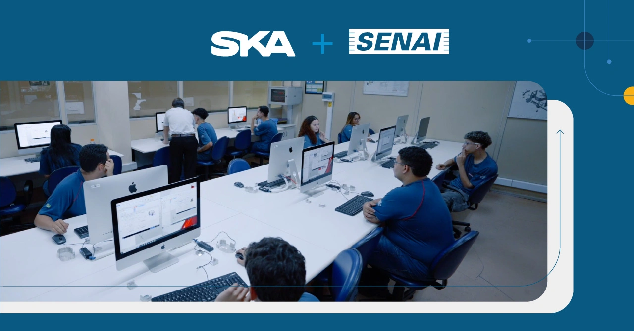 Imagem ilustrativa com jovens do SENAI Ribeirão Preto tendo acesso a computadores e ao software EDGECAM